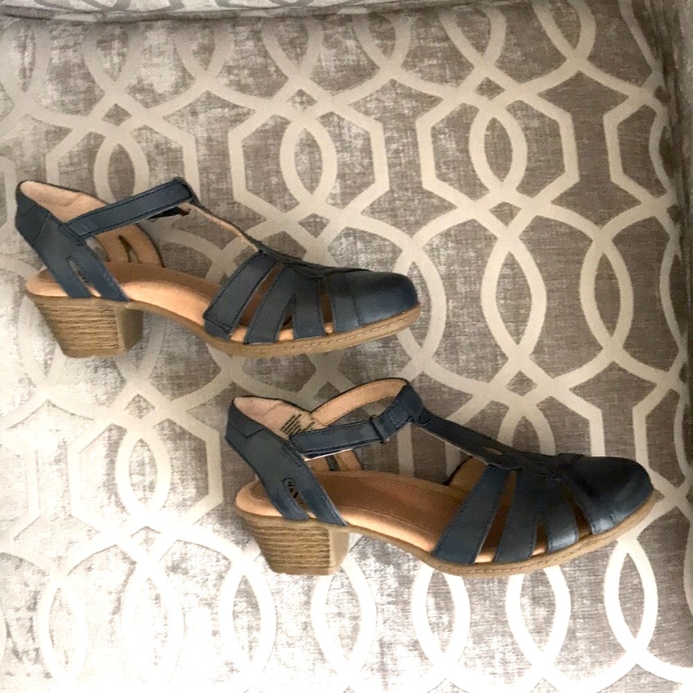 Earth Origins Marietta Capella Leather Sandals Admiral Blue 2” Heel Size 7M NWOT - Picture 4 of 8